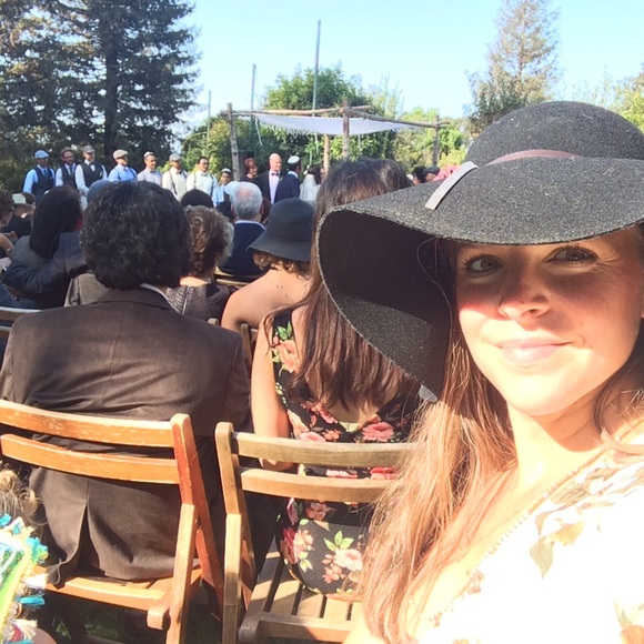 Meet your Posher, Brooke - Picture 3 of 4